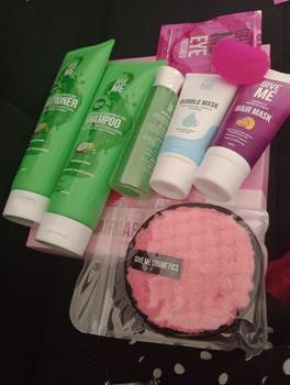Product Review of Give Me- The Argan Oil & Coconut Oil Range- Pink from K**n i**l 1