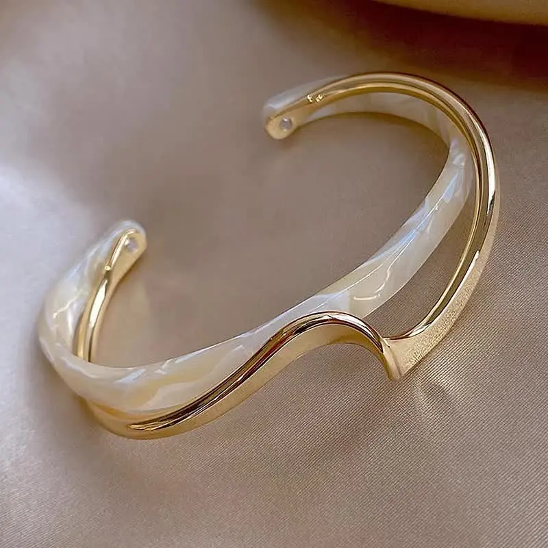 White, Green, Gold Shellfish Bracelets Board Bend Metal Bangles Womens Hand Bracelets Geometric C- shaped Opening Bracelets Jewelry Gifts