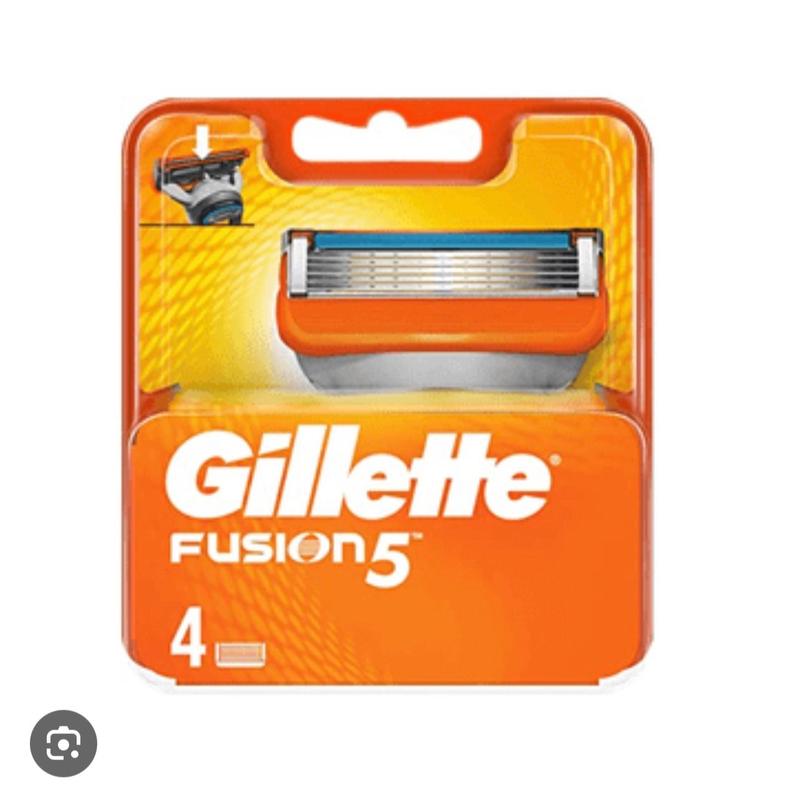 Gillette Fusion 5 Razor Blades 4 Pack - Comfortable Shaving Experience 1