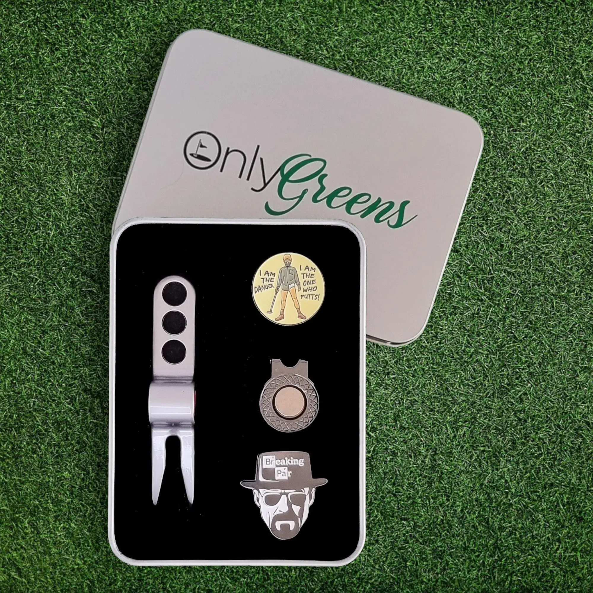 Only Greens Golf - Scotty Divot Tool and Ball Marker Set - Breaking Par - Complete in Gift Tin