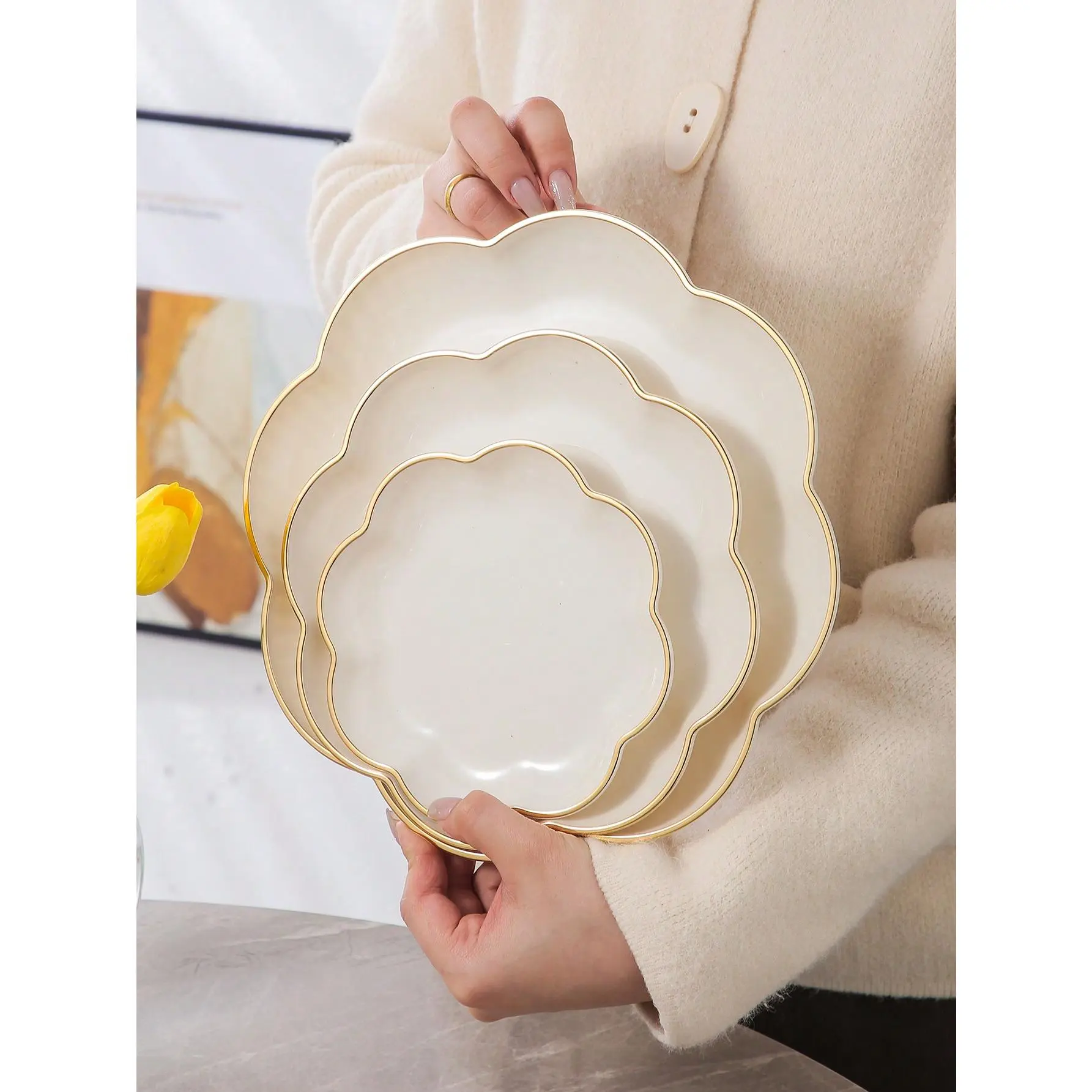 1pc Multi-Functional Flower Shaped Tray With Gold Edge,Kitchen,Christmas Gift