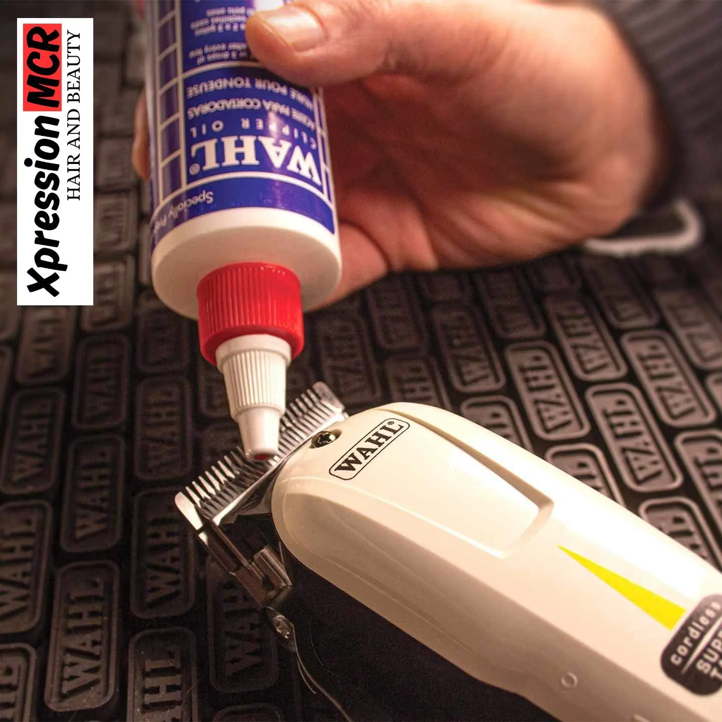 Wahl Clipper Oil, Blade Oil for Hair Clippers, Beard Trimmers and Shavers, Lubricating Oils for Clippers, Maintenance for Blades, Suitable for Hair Clipper and Trimmer Blades,Reduces Friction,118.3 ml