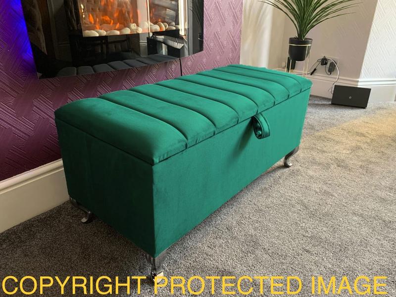 Product Introduction of Ottoman Storage Box Panel Cut Design Blanket Toys Storage Upholstered Bench Footstool Handcrafted Plush Velvet 7
