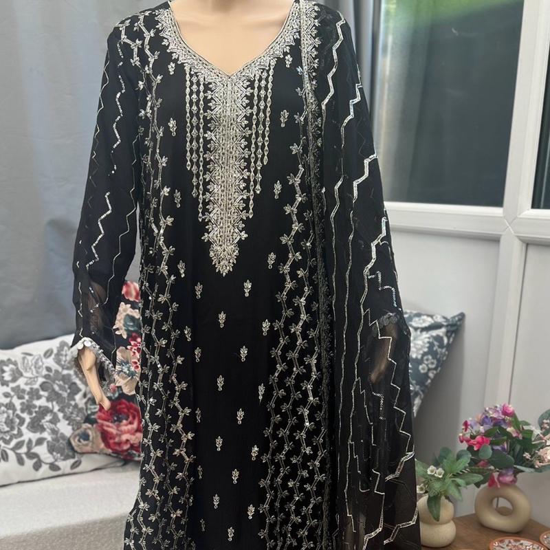 BC Eid collection- 3 Piece Floral Embroidered Chiffon Suit with matching trousers and dupatta 3
