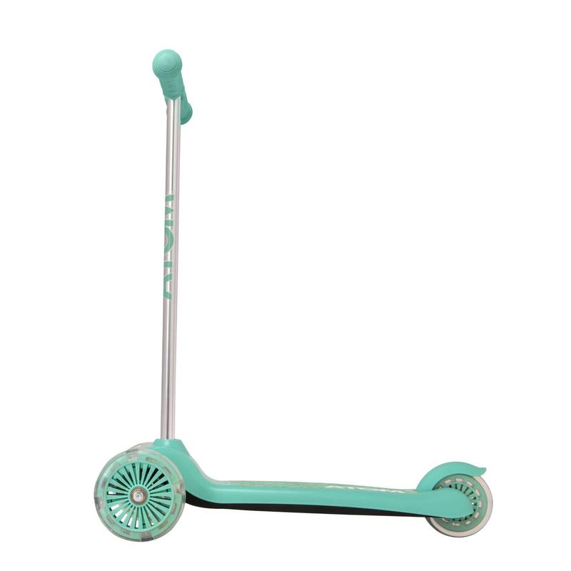 ATOM Light-Up Move 'N' Groove Scooter - Green 3