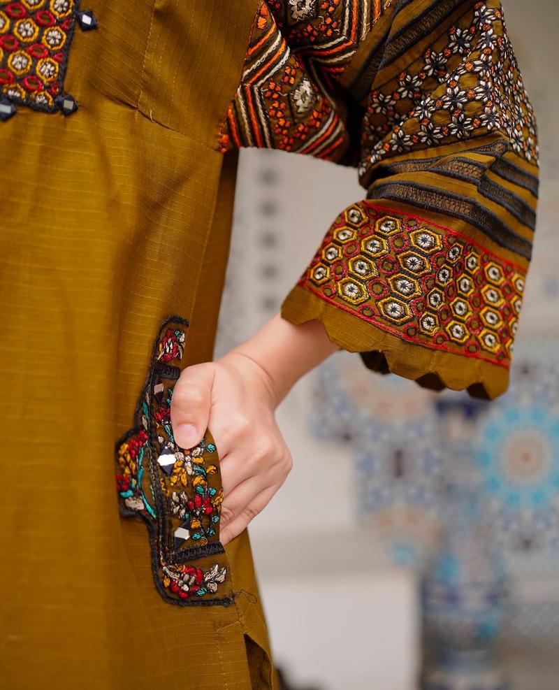 Product Introduction of 3-Piece Embroidered Khaddi Cotton Suit with Sindhi-Inspired Design. Comfort Matching 6