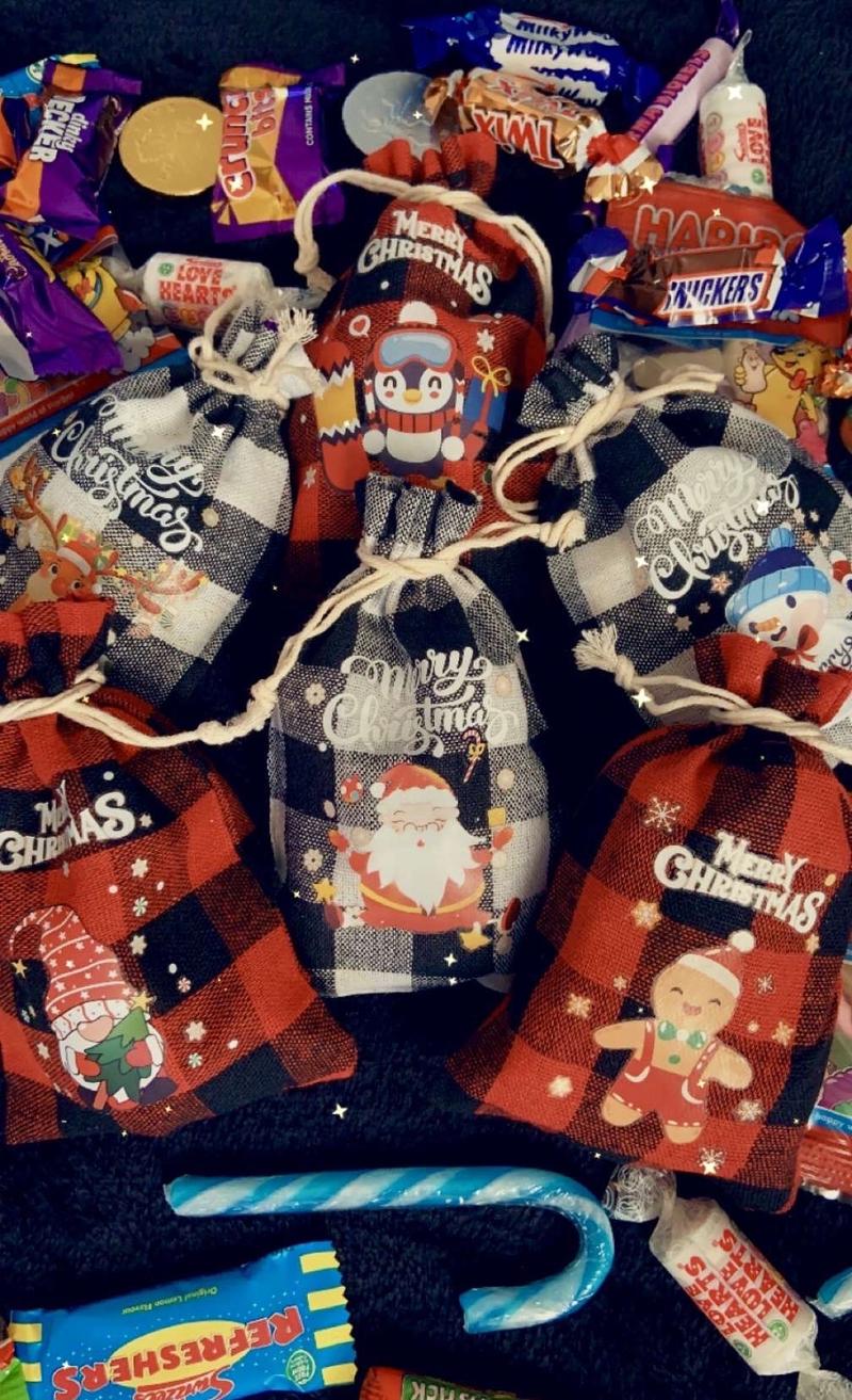 Product Introduction of Christmas Sweets Gift - Filled with Fun Favourites - Perfect Gift for Sweet Lovers 8
