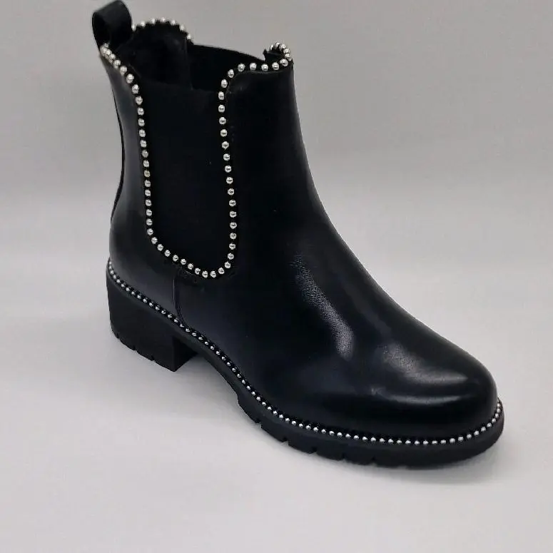 Women Black Chelsea Heel Elasticated Boot