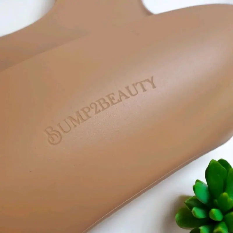 Bump2Beauty Orange Silicone Feeding Bib for Babies, BPA-Free and Made of Food Grade Materials 1