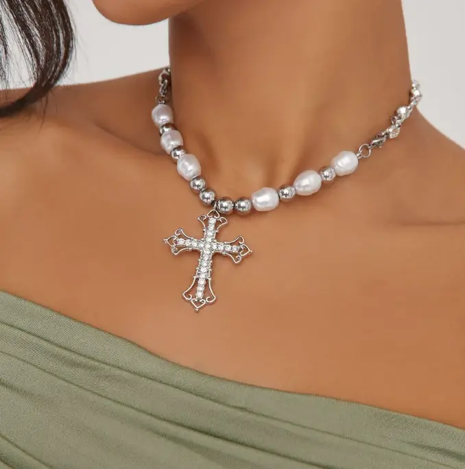 PEARL DETAIL CRUCIFIX NECKLACE IN SILVER