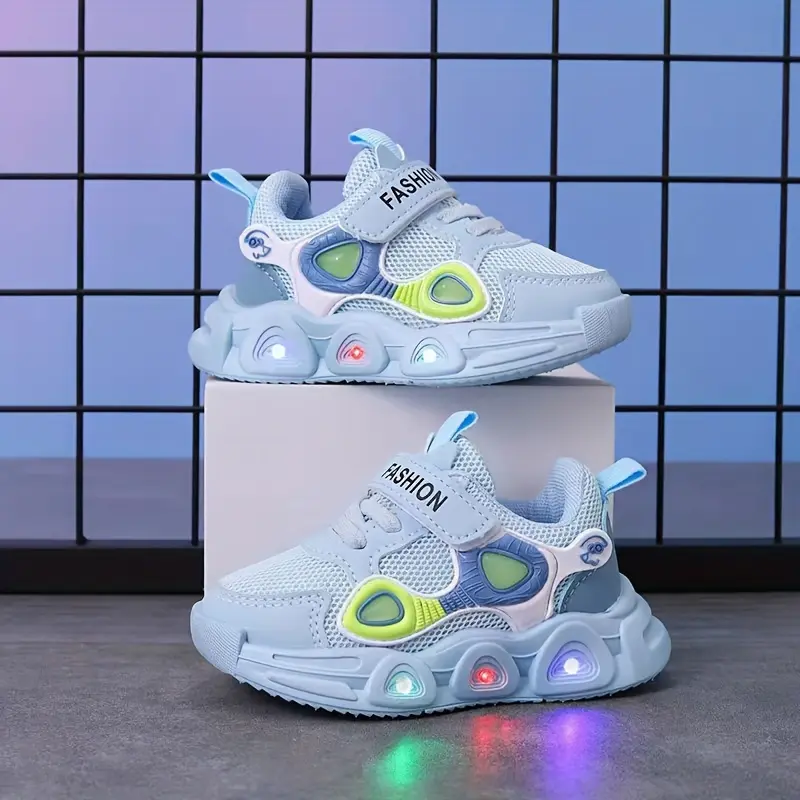New Spring And Autumn Light-Up Mesh Shoes for Boys And Girls, Soft-Soled Casual Sports Shoes. 5