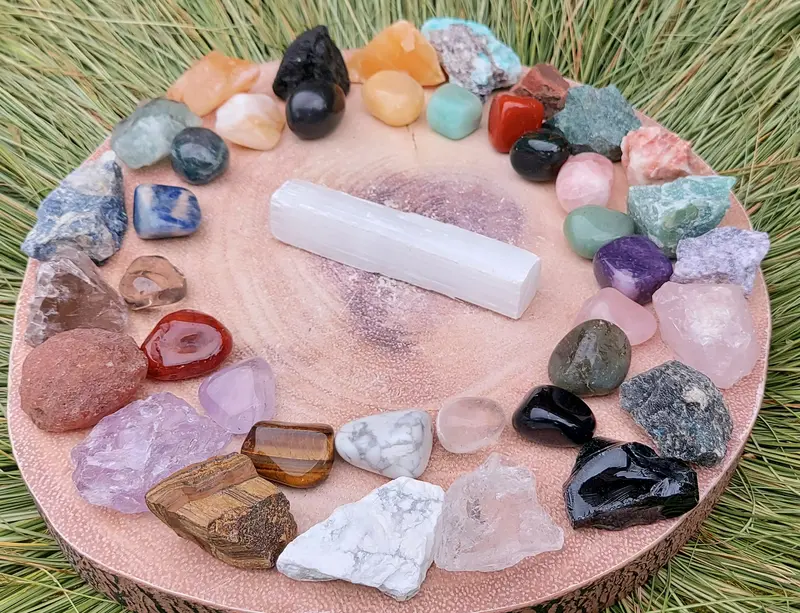 41 Piece Tumbled & Rough Crystal Kit, Popular Tumbled and Rough Gemstones, Starter Crystal Box, UK Seller. 2