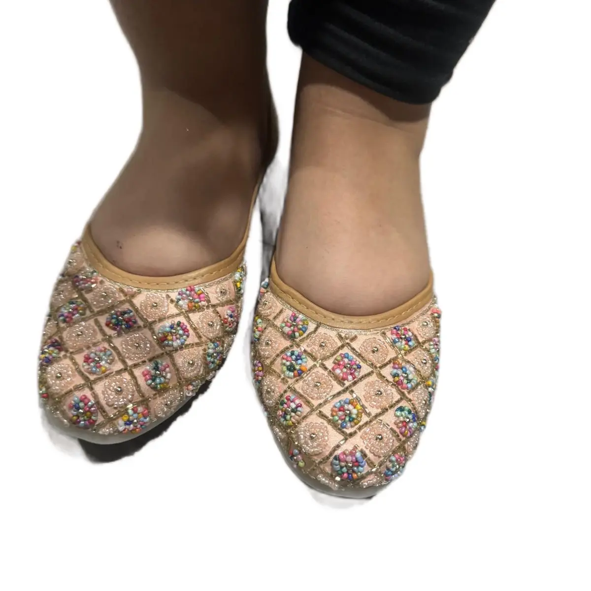 Women’s peace coloured Punjabi jutti with design
