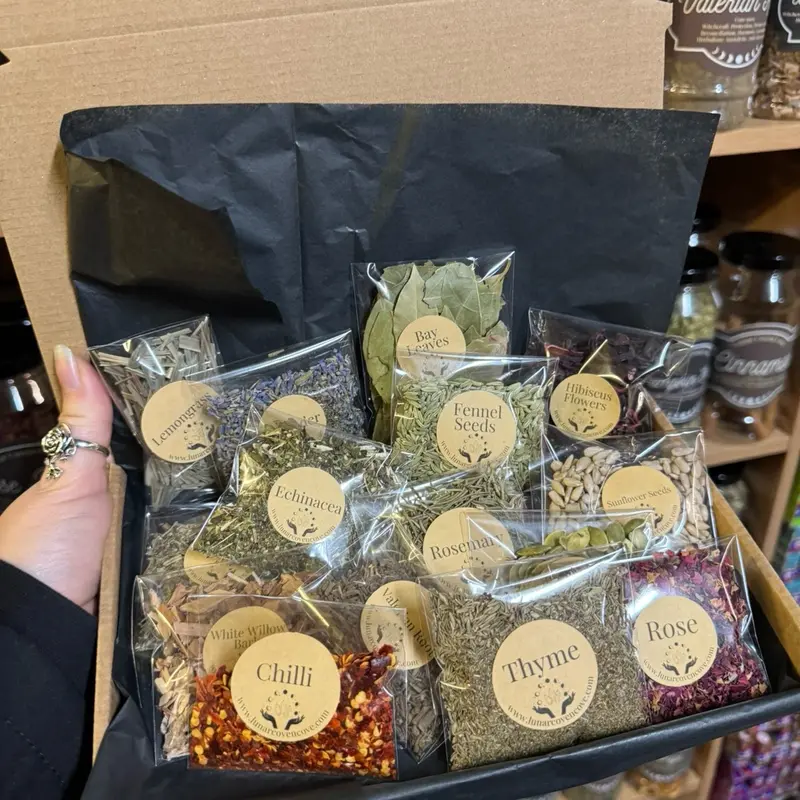 Dried flowers & other items for spells, rituals and witchcraft 2