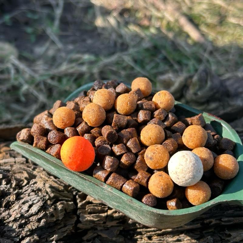 Crabapple Pop Ups 14mm . Our biggest selling All year round Hook-Bait. 4