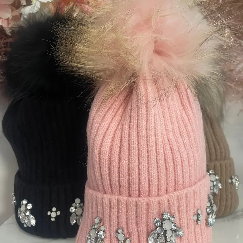 Rona Pom Pom hat 4