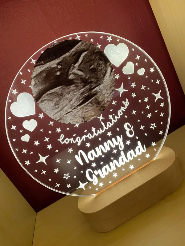 Baby announcement photo light stand - baby arrival - pregnancy announcement - gift for grandparents - gift for parents - light up present 1