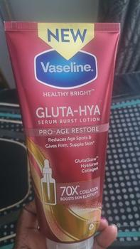 Product Review of Authentic Vaseline Gluta-Hya Serum Lotion 330ml Body Care Hydrating Brightening Daily Moisturizer from D**e 1