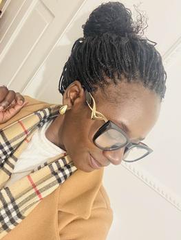 Product Review of Unisex Stylish Full-frame Glasses, Square Clear Lenses Anti-blue Light Glasses, Fashion Eyewear for Work, Daily Clothing Decor, for Student Daily Use, with Zipper Glasses Box & Glasses Cloth from T**o 0