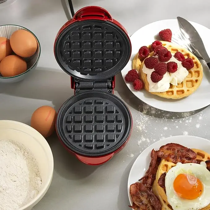 EK4214G Mini Waffle Maker, Non-Stick Electric Waffle Machine, 550 W, Compact Snack Maker, Fun Cooking with Power/Ready Indicator Lights, Red 3