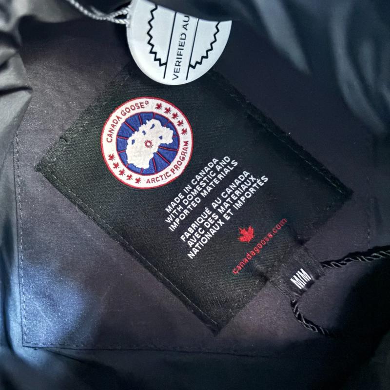 Preowned Canada Goose Men's Carson Down Jacket Charcoal Size M 6