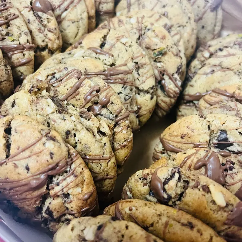 Pistachio, Chocolate and Orange NYC Style Cookies - Snack 5