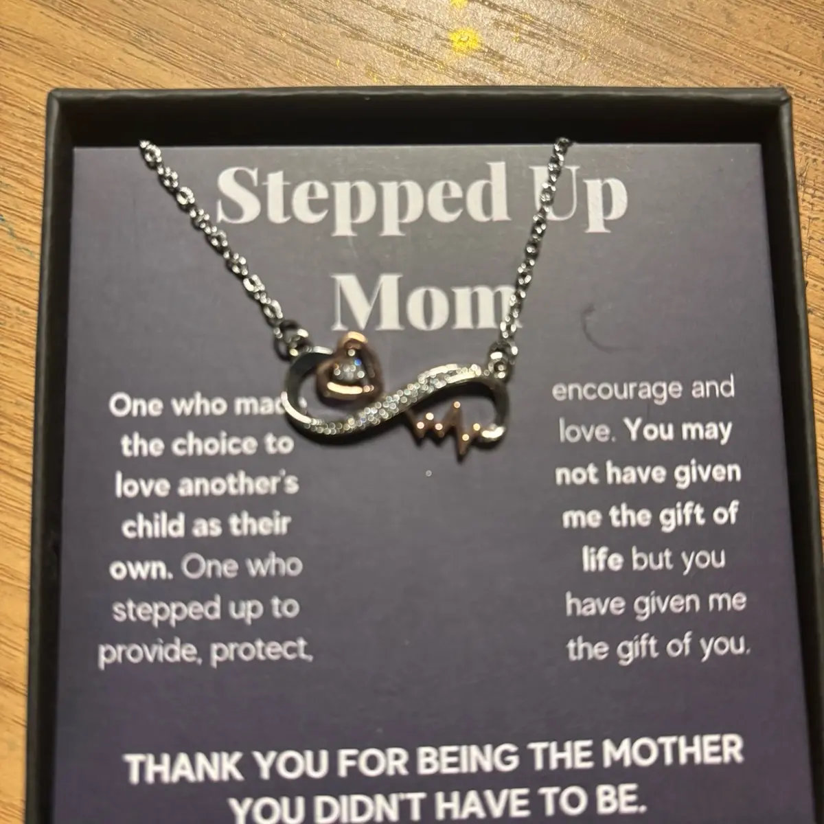 Beautiful step up mum necklace in box nice mothers day gift