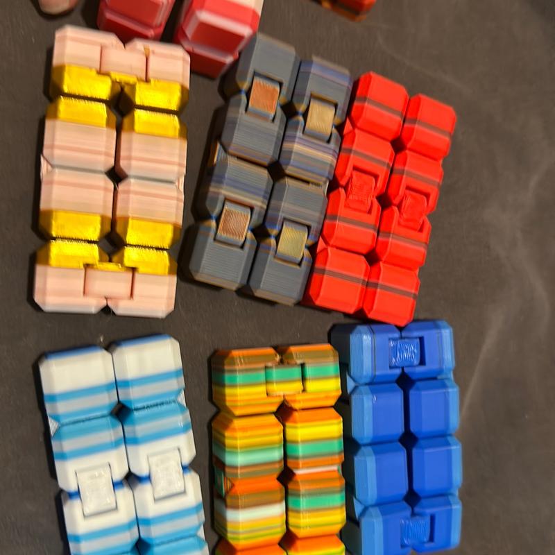 3D Infinity Cube - Perfect Desk Toy For Stress Relief And Focus Improvement 1