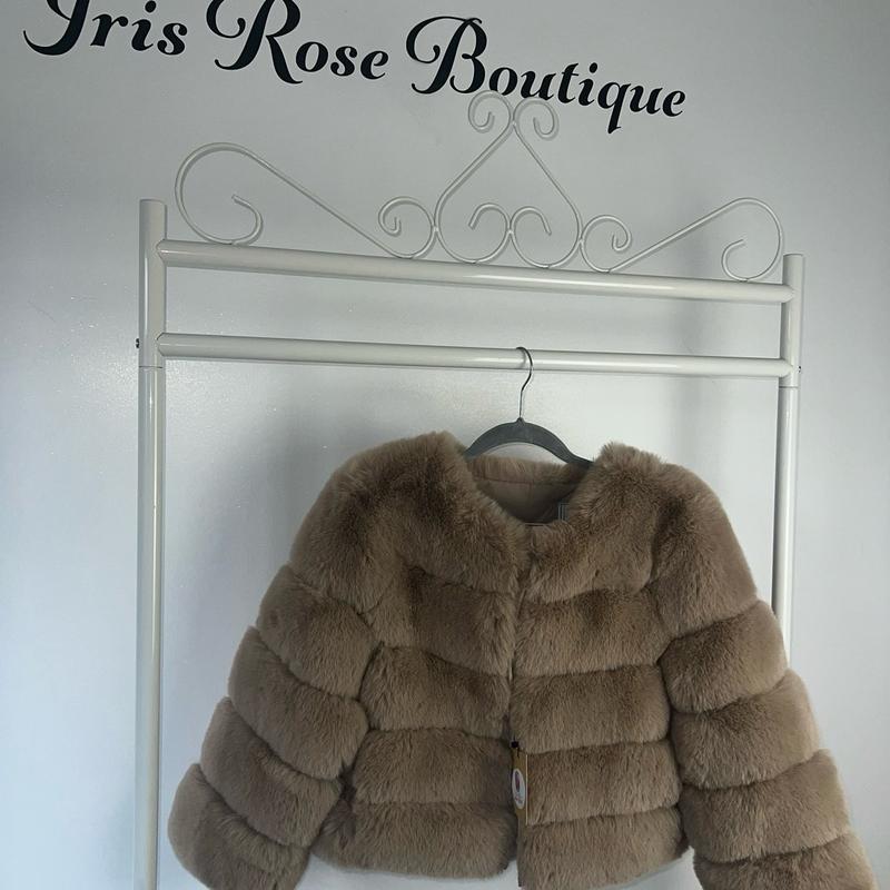 [IRIS ROSE BOUTIQUE] Premium Faux Fur Jacket - 5 Row Sleeve - 5 Colours 4