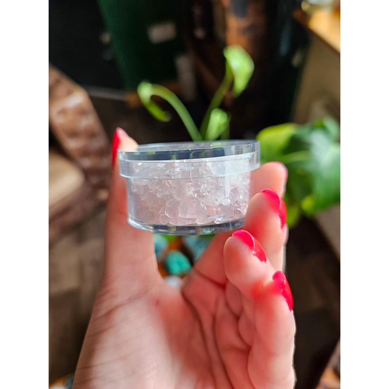 Rose Quartz chips - 50g pot 4