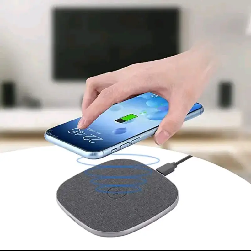Wireless Fast Charging Pad for Samsung's iPhones - Smartphone - Cellphone Device Electronic Charger 3
