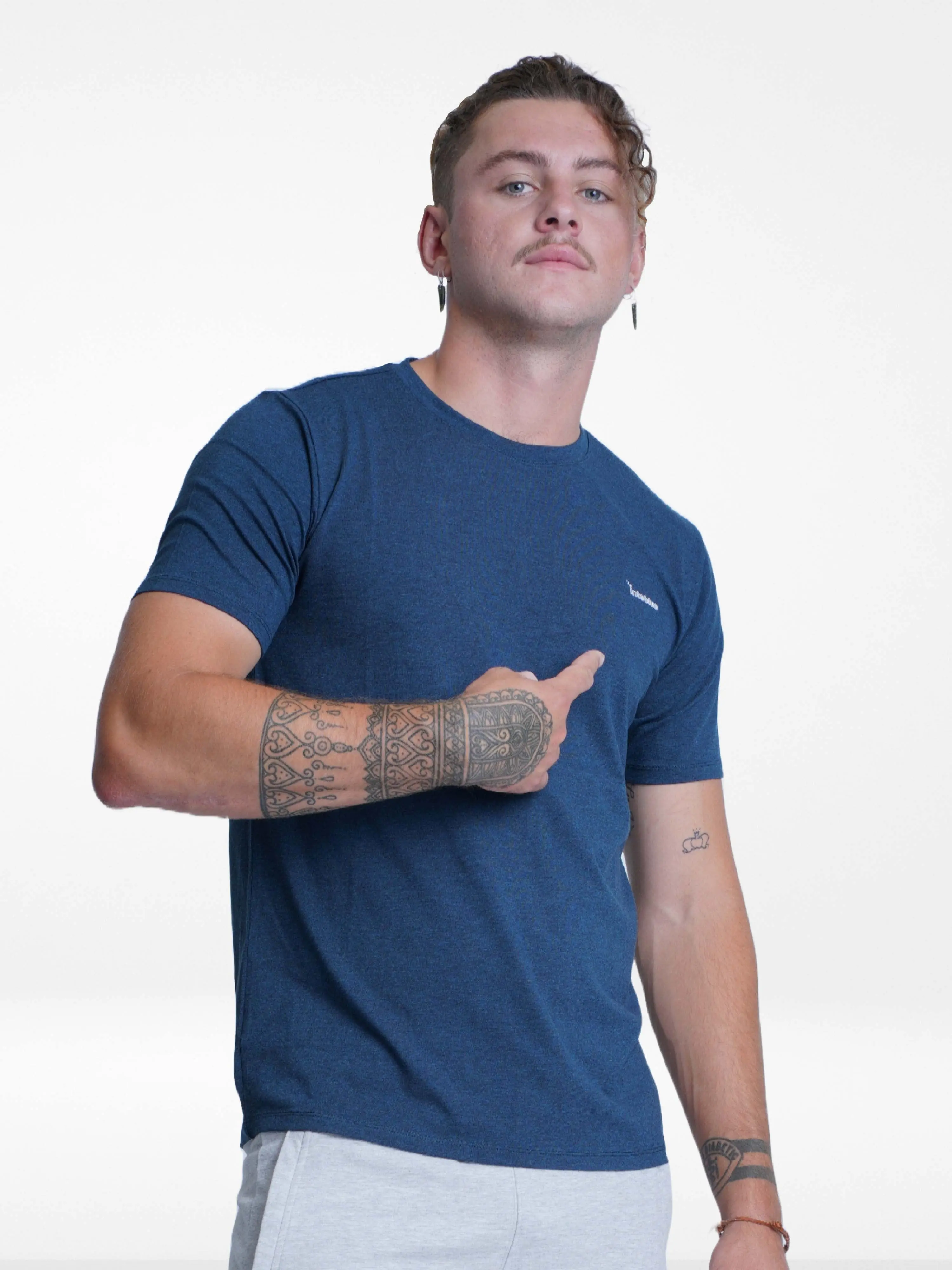 Men's Slim Fit T-Shirt Round Neck Casual Cotton Fashion Menswear Top Chinos
