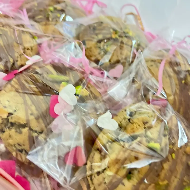 Pistachio, Chocolate and Orange NYC Style Cookies - Snack 1
