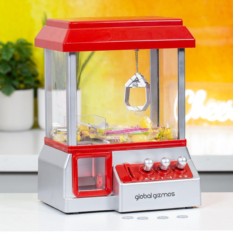 Global Gizmos Candy Grabber Machine / Battery Operated Kids Game / Retro Arcade Attraction / Novelty Sweets Dispenser / Toy Story Claw Game 6