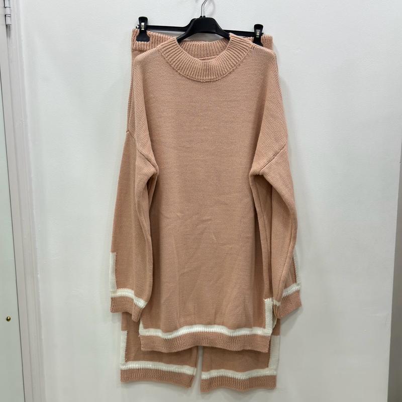 Women's Knit Co-ord with contrasting Stripe Design - Loose Fit 2