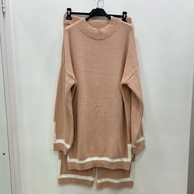 Women's Knit Co-ord with contrasting Stripe Design - Loose Fit 2