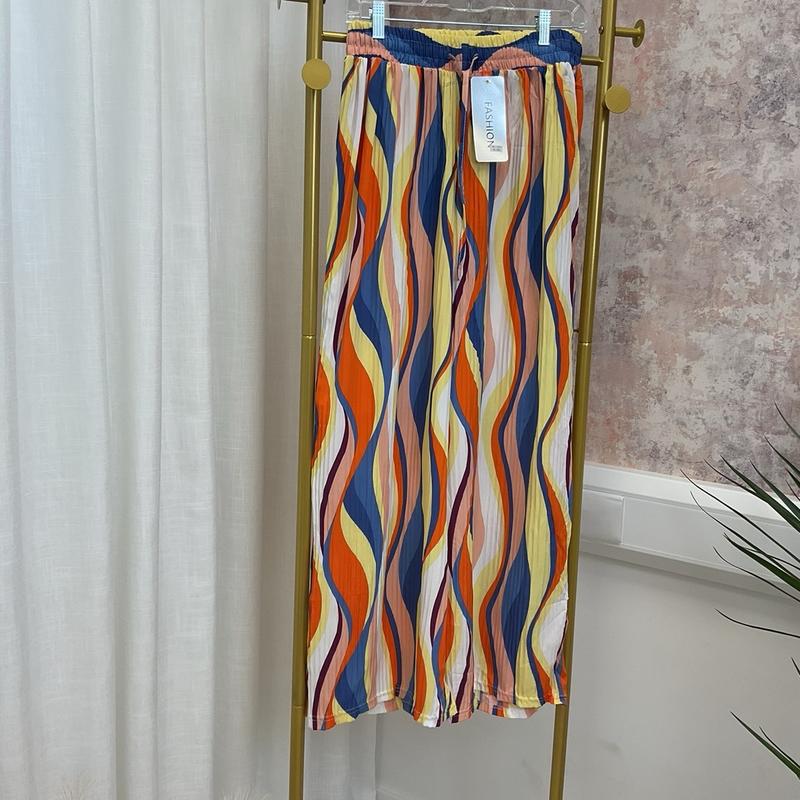 CW Wavy Print Plisse Pleated trouser comfortable fit holiday 3