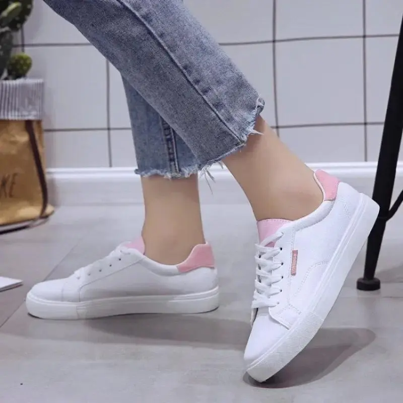 Desginer Women Sneakers Breathable Students Casual Sports Shoes Girl Flat Leather Pu White Shoes Woman Vulcanize Shoes Trainer Athletic Runner Training Walking Shoes Running Footwear Closed