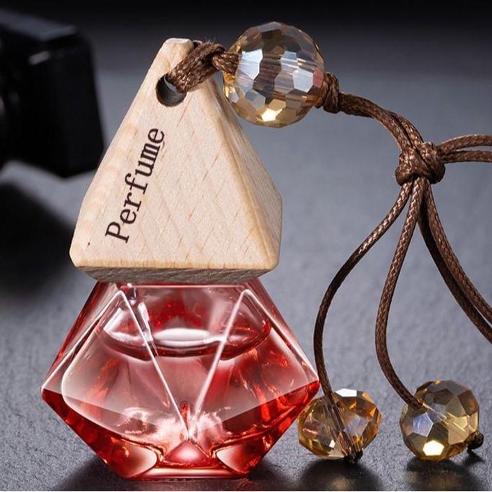 Car perfume and aromatherapy with crystal decoration, it's an ideal festival gift. It can be placed in the car, room or anywhere you want to fill with fragrance. The fragrance is soft and not pungent, and it's safe for mothers and babies. 2