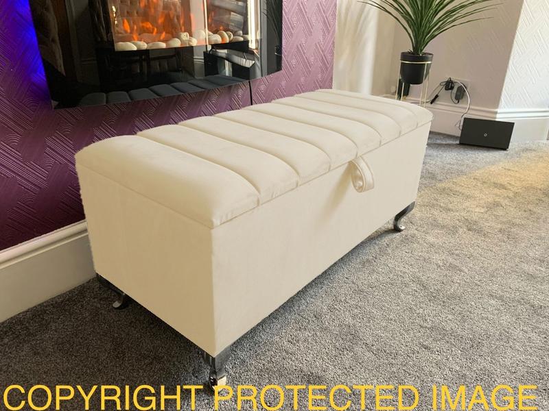 Product Introduction of Ottoman Storage Box Panel Cut Design Blanket Toys Storage Upholstered Bench Footstool Handcrafted Plush Velvet 1