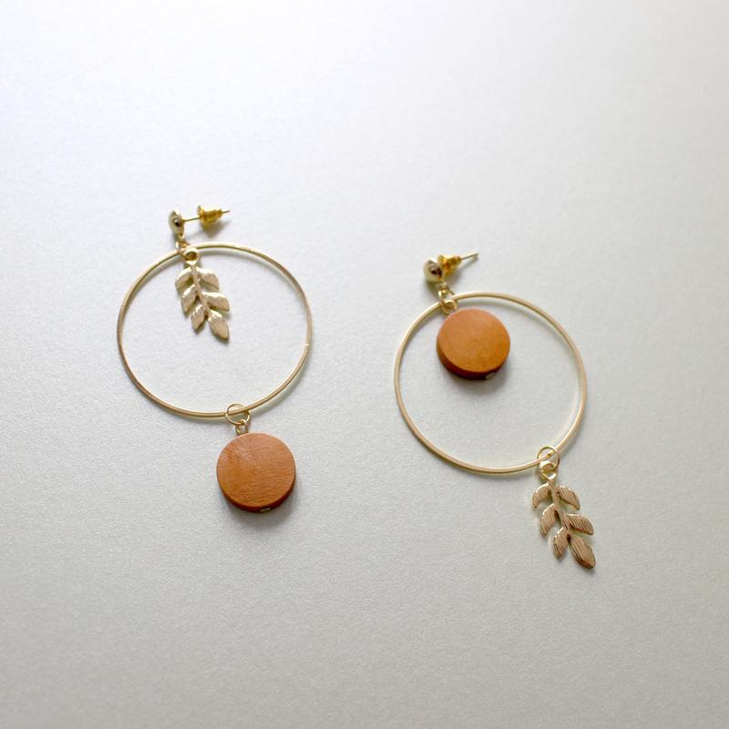 Kara Wooden Disc Botanical Hoop Earrings 1