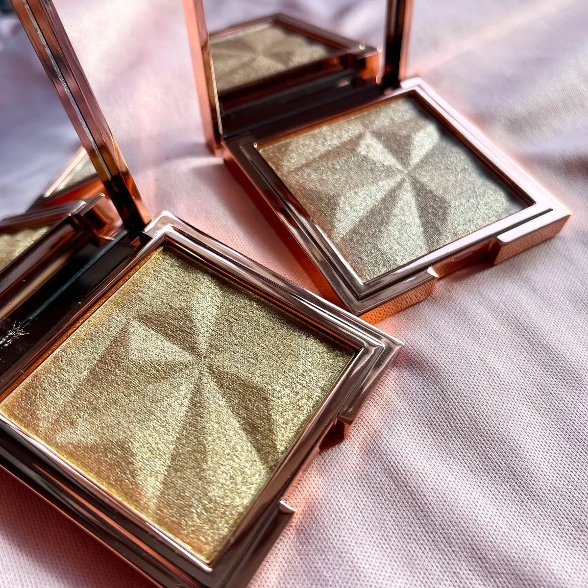 Highlighter powder