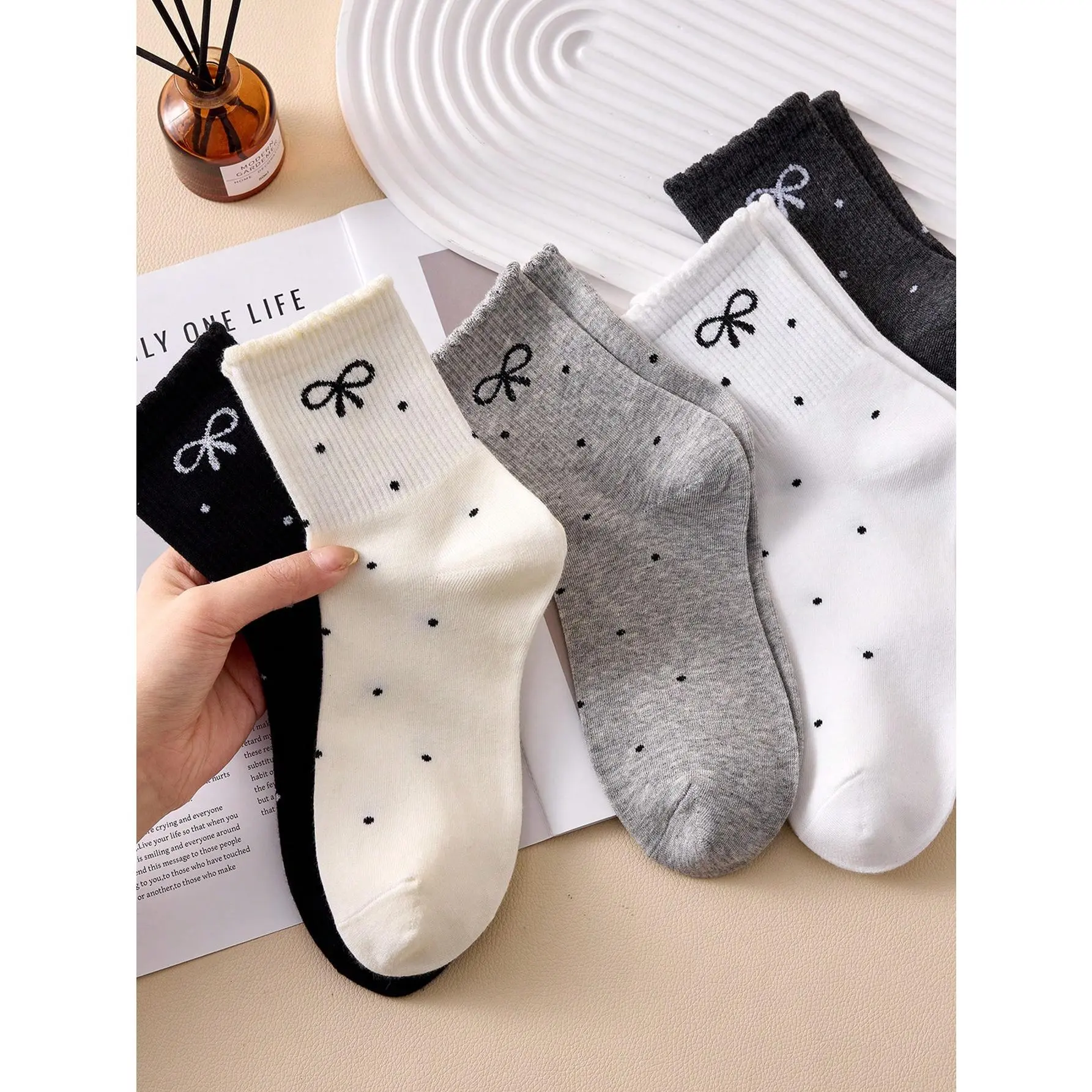 4 Pairs Of Women's Ankle Socks With Polka Dot And Bows, Black Socks,White Socks,Grey Socks,Suitable For Any Season Fabric Spandex