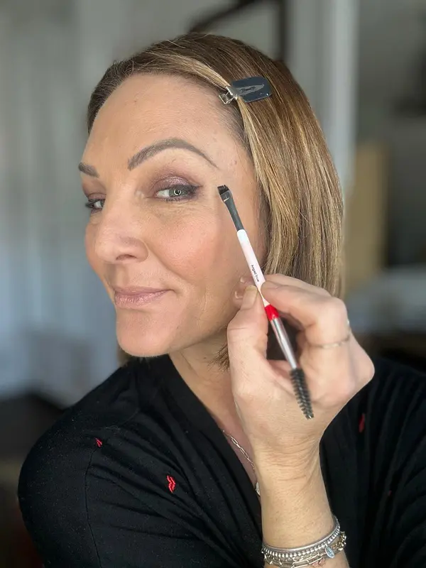 Angled Eyebrow & Eyeliner Brush With Spoolie For Precision & Definition 6