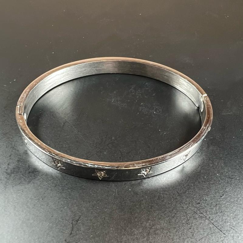 Kia star bracelet available in silver and gold. Diamanté star detail 7