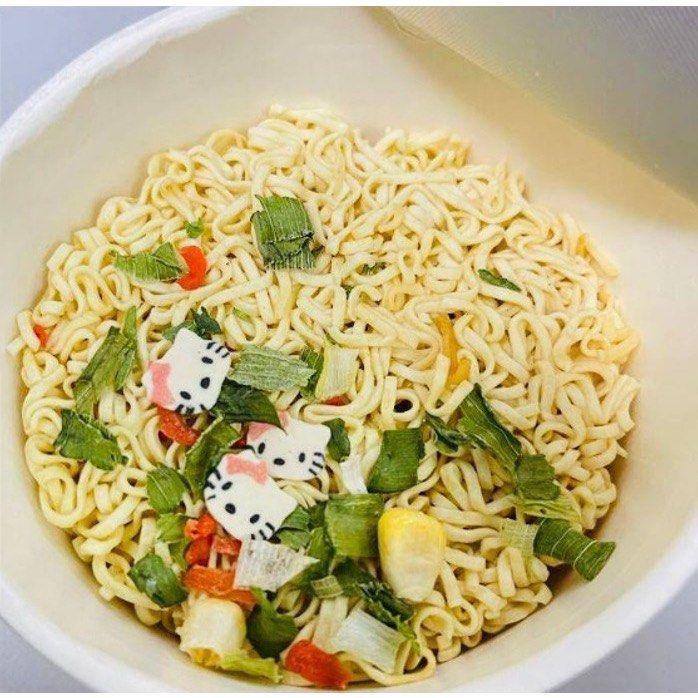 Hello Kitty Dim Sum Noodle Japanese Shrimp Flavour 37g - Instant Noodles Food 1