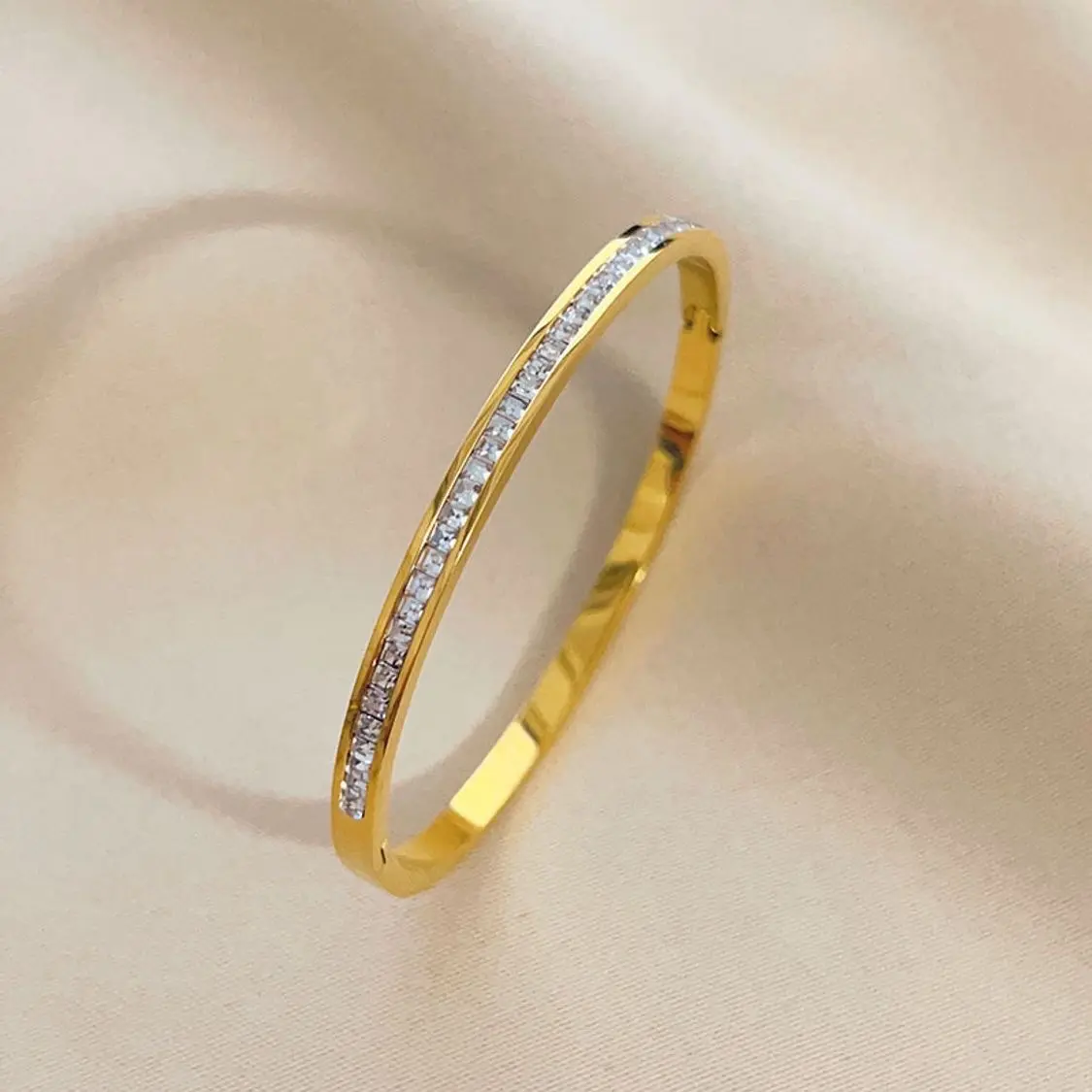 Mel Crystal Bangle
