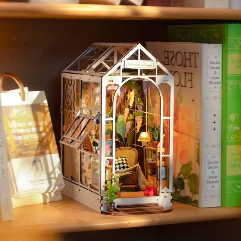 Garden House Book Nook Kit 2