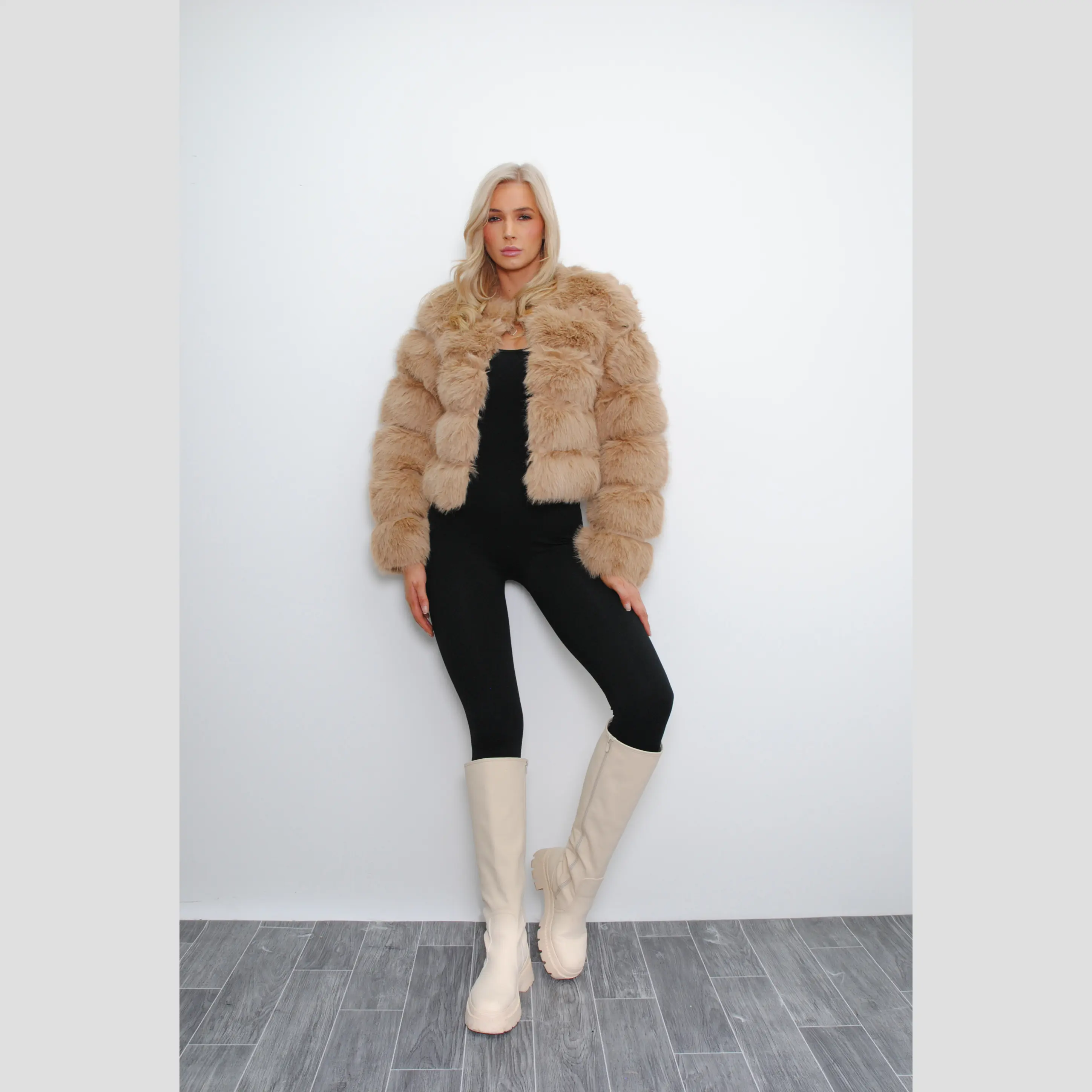 Women's Cropped Faux Fur Jacket