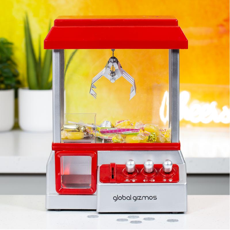 Global Gizmos Candy Grabber Machine / Battery Operated Kids Game / Retro Arcade Attraction / Novelty Sweets Dispenser / Toy Story Claw Game 1